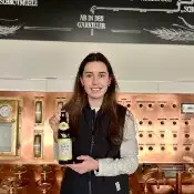 Sara, Auszubildende in der Verwaltung Sara, Auszubildende in der Verwaltung